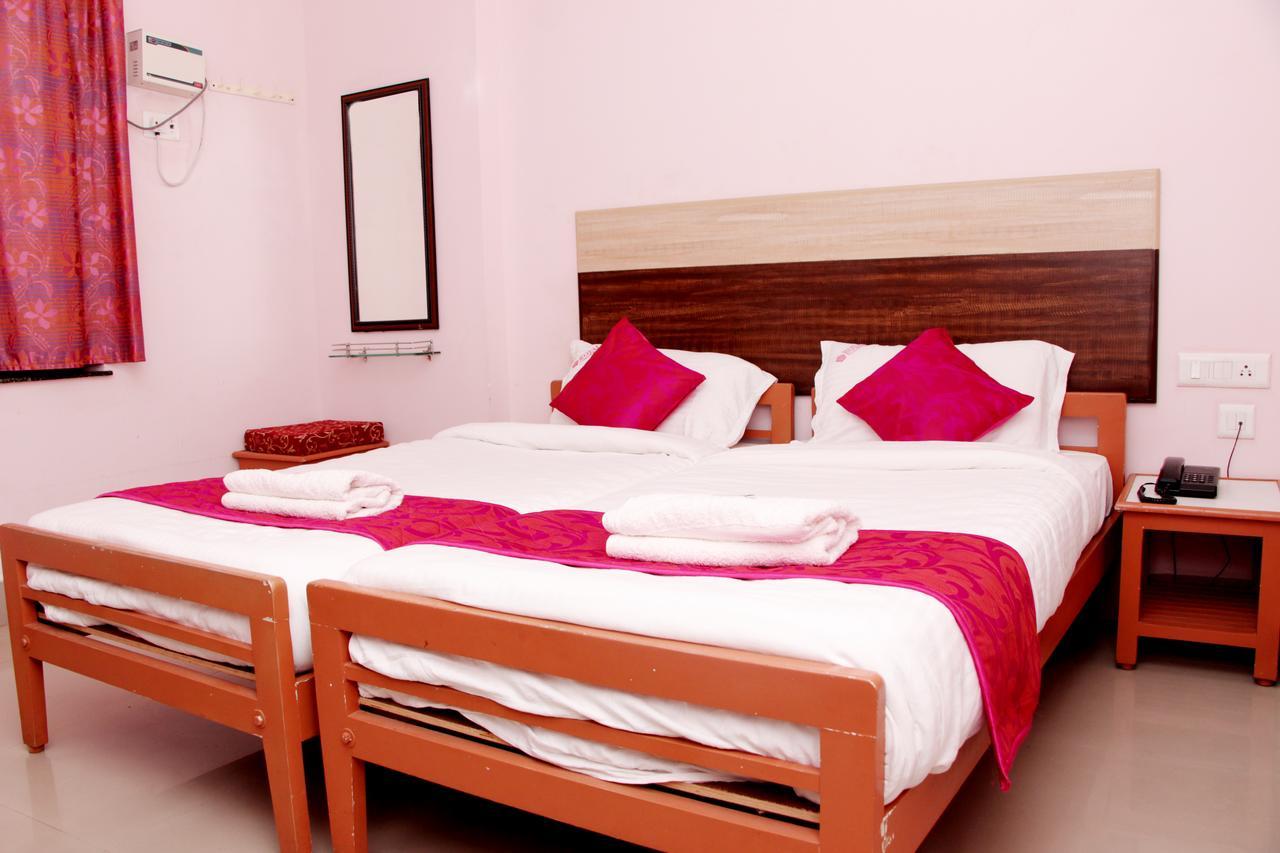 Hotel Royal Grand Days Chennai Zewnętrze zdjęcie