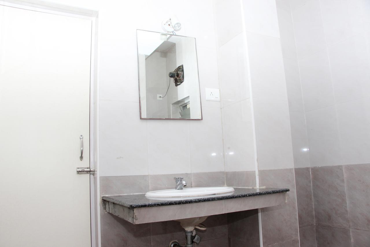 Hotel Royal Grand Days Chennai Zewnętrze zdjęcie