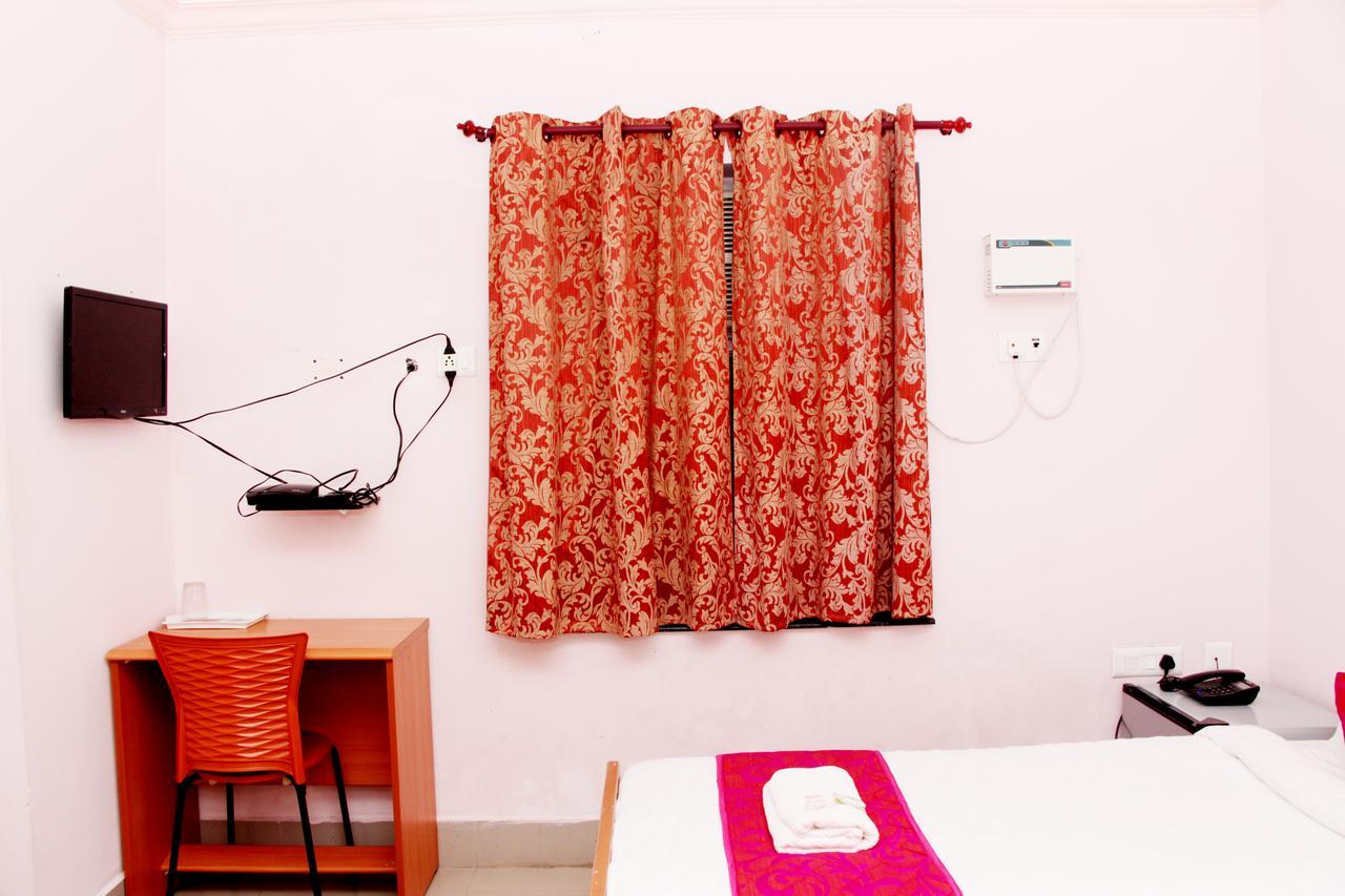 Hotel Royal Grand Days Chennai Zewnętrze zdjęcie